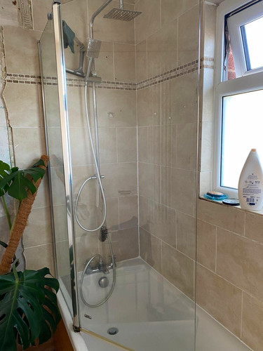 Bath taps and shower - ,,