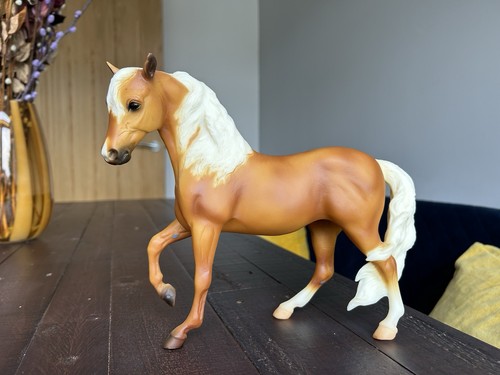 Breyer gold coast traditional - gold,