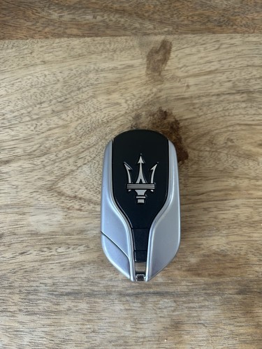Maserati smart key fob - key, 4