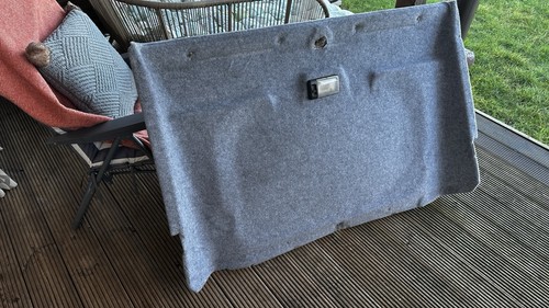 Land rover defender - front, roof