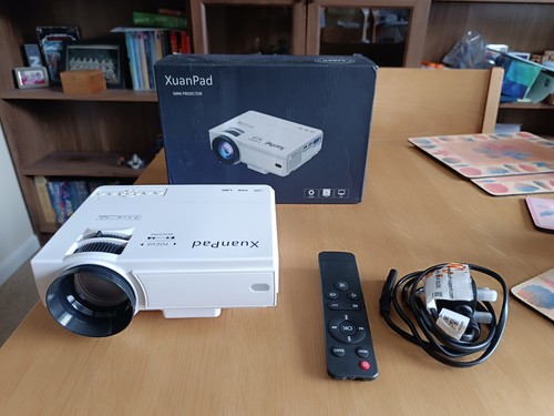 Xuanpad mini projector 2400 - projector,