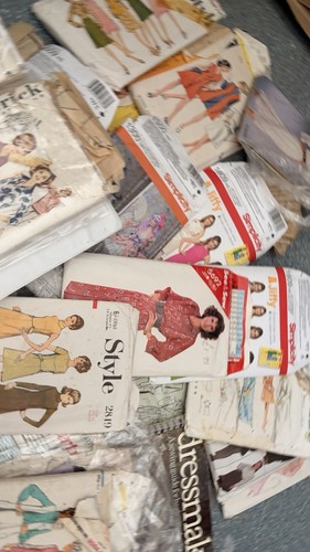 Large selection dressmaking - selection,