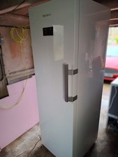 Blomberg FND568P 186.5cm Tall