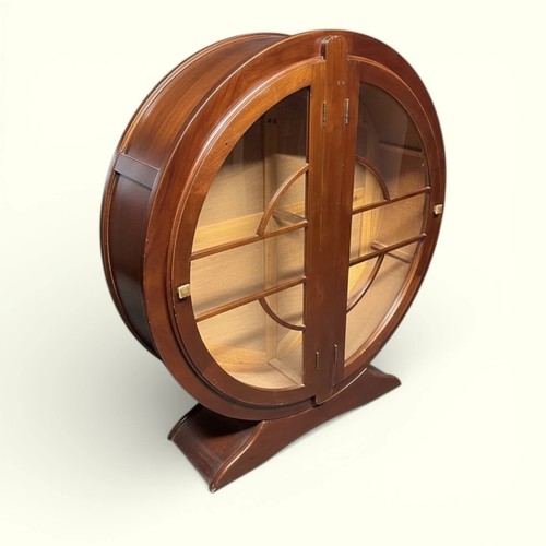 Art deco walnut round cocktail - round,