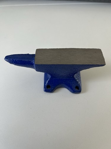 Mini blacksmiths anvil - blacksmiths, cast