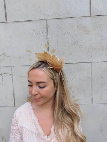 Nude feather fascinator - nude,
