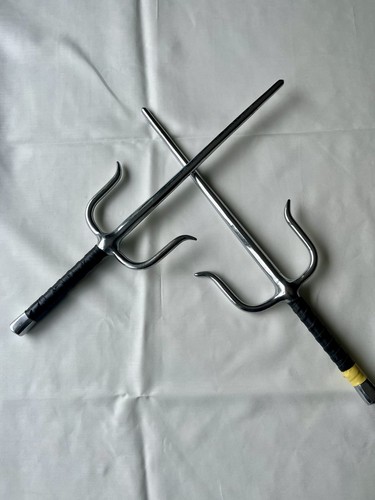 Chrome metal sai - 18”,