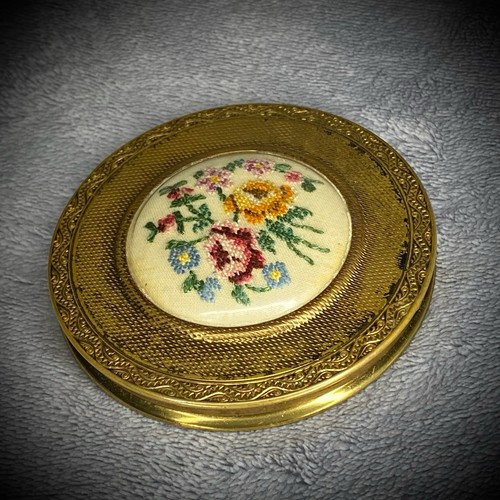 Mascot powder compact floral - mascot,