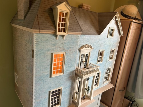 Dolls house traditional - dolls,