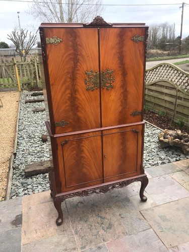 Mahogany drinks cabinet - ,