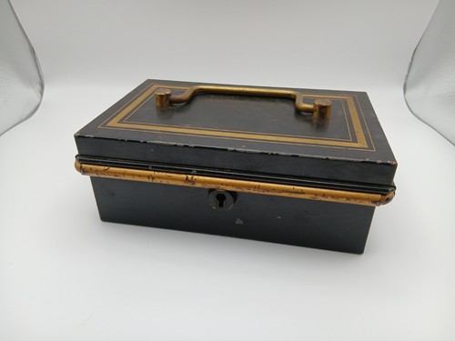 Vintage metal cash box - metal,