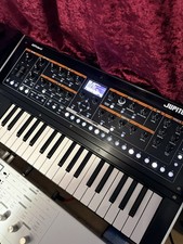 Roland Jupiter-Xm synthesiser. Same sounds as jupiter x but smaller. Awesome