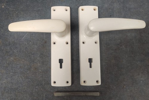 Pair reclaimed white - of,