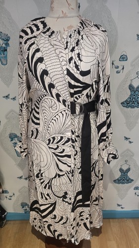 Stunning black cream balloon - stunning,