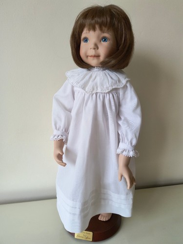Porcelain doll dianna - by,