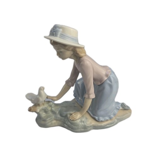 Lladro nao 17cm high - nao,