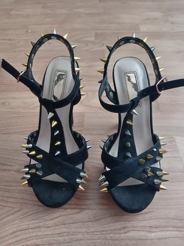 Studded spiked platform - studded,