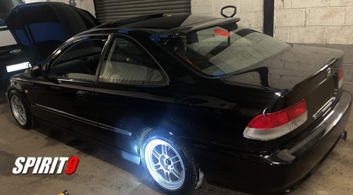 Rear window roof spoiler - rear,