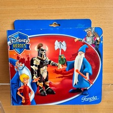 Disney Famosa Merlin Archimedes & Castle Knight Figure Set Sword in the Ston