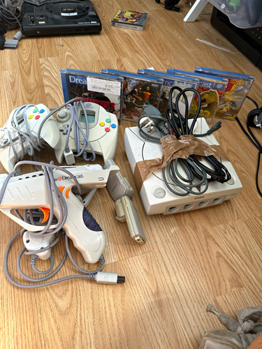 Sega dreamcast console bundle - sega,