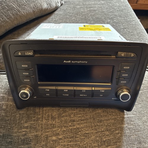 Audi stereo player - stereo, cd