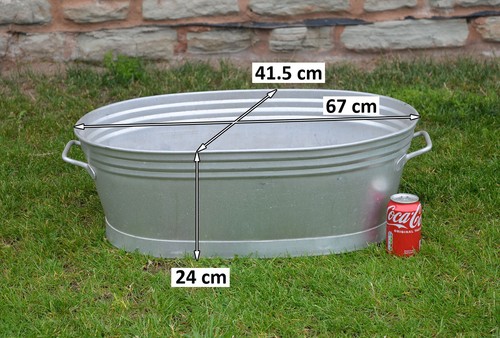 Vintage old metal - , aluminium
