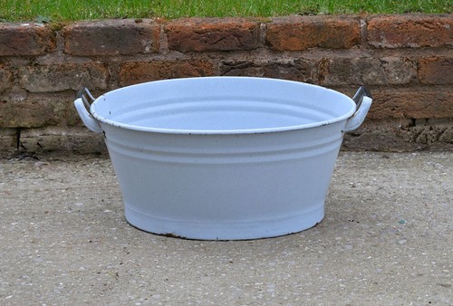Old enamelled enamel washing - enamelled,