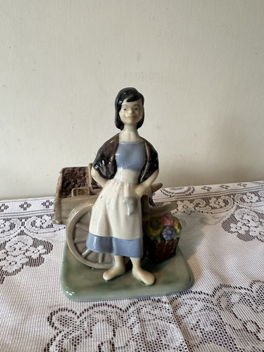 Irish wade figurine molly - irish,
