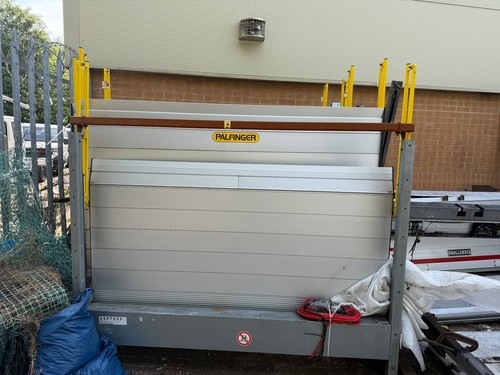 750kg tail lifts