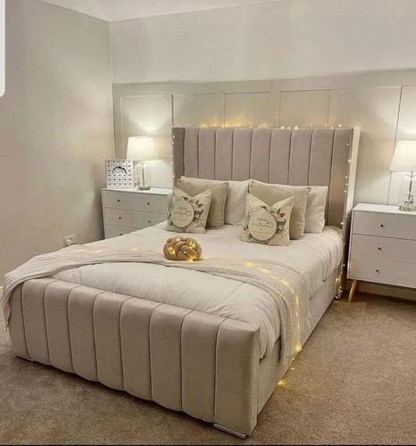 Winged panel bed - winged,