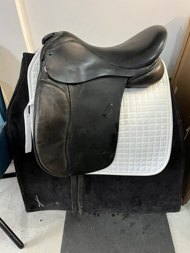Dressage saddle black - dressage, 18.5”