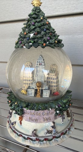 Musical christmas tree - christmas, snow