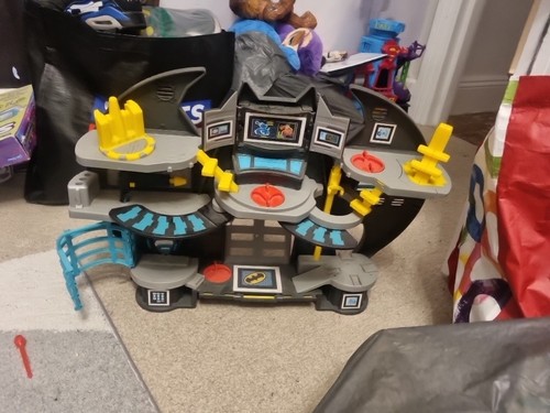 Batman batcave playset with - playset,