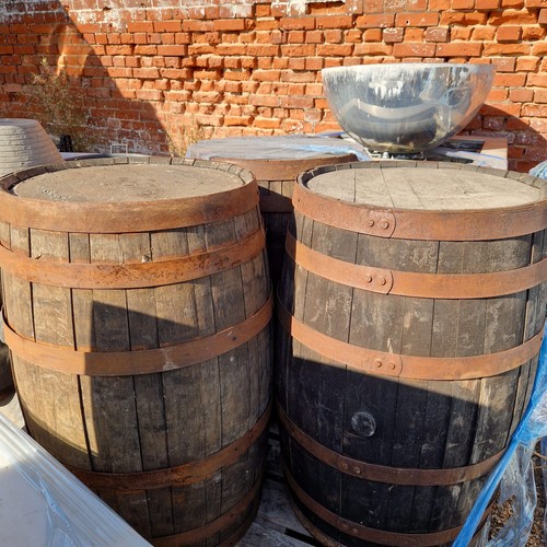 Used display oak whiskey - used,
