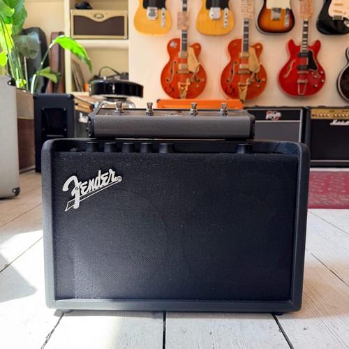 Fender gt40 modelling amp with - gt40,