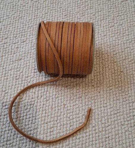 Square leather thonging - square,