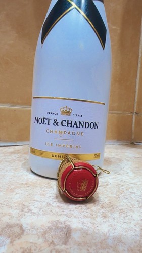 Empty moet chandon rose ice - moet,