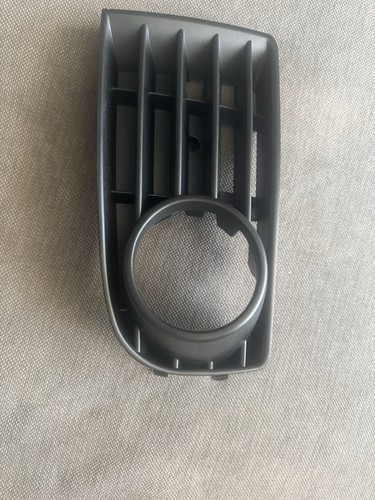 Front lower bumper grille - front,