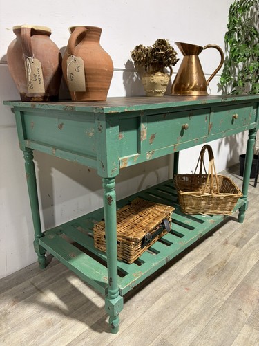 Vintage quirky green painted