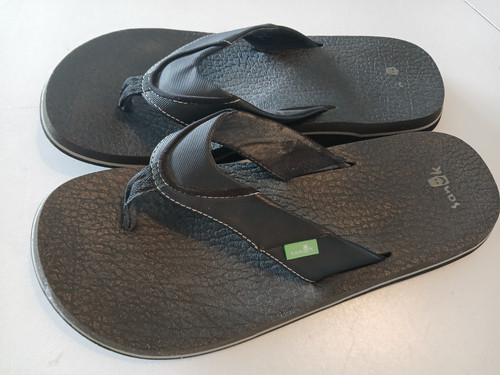 Sanuk beer cozy - casual, flip