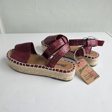 Mantaray Burgundy Red Studded