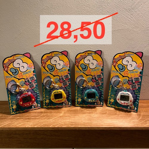 Only left tamagotchi - tamagotchi,