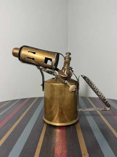 Vintage brass paraffin - no.26,