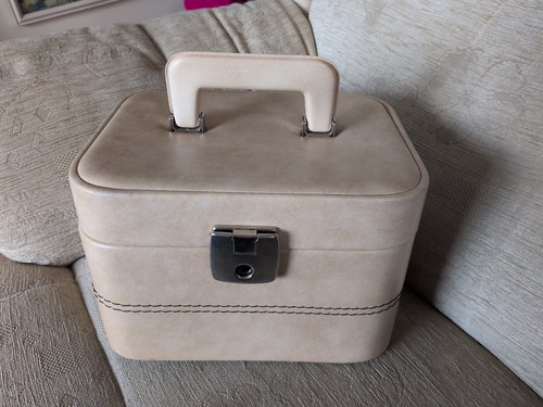 Vintage beige vanity case - beige,
