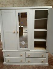 HANDMADE WHITE AYELSBURY 4 DRAWER TRIPLE WARDROBE (MIRRORED) (WITH SHELVES) 