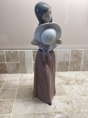 Lladro figure bashful - lladro, girl
