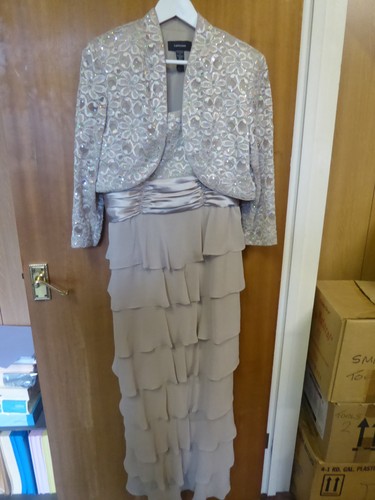 Richards beige dress uk - m,