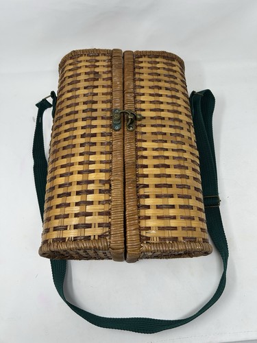 Wicker rattan picnic - /, wine