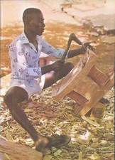 GHANA carving an Ashanti stool