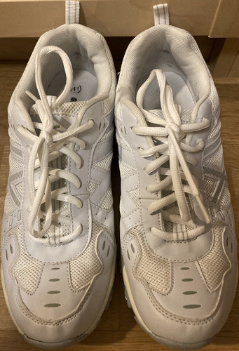 Jogging shoes sports shoes